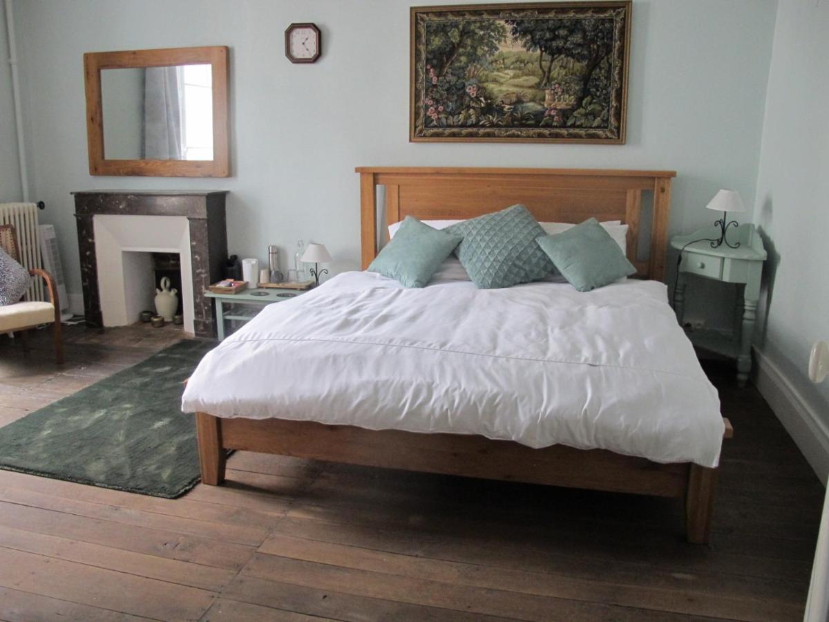 Chezlola Bed & Breakfast Civray  Eksteriør bilde